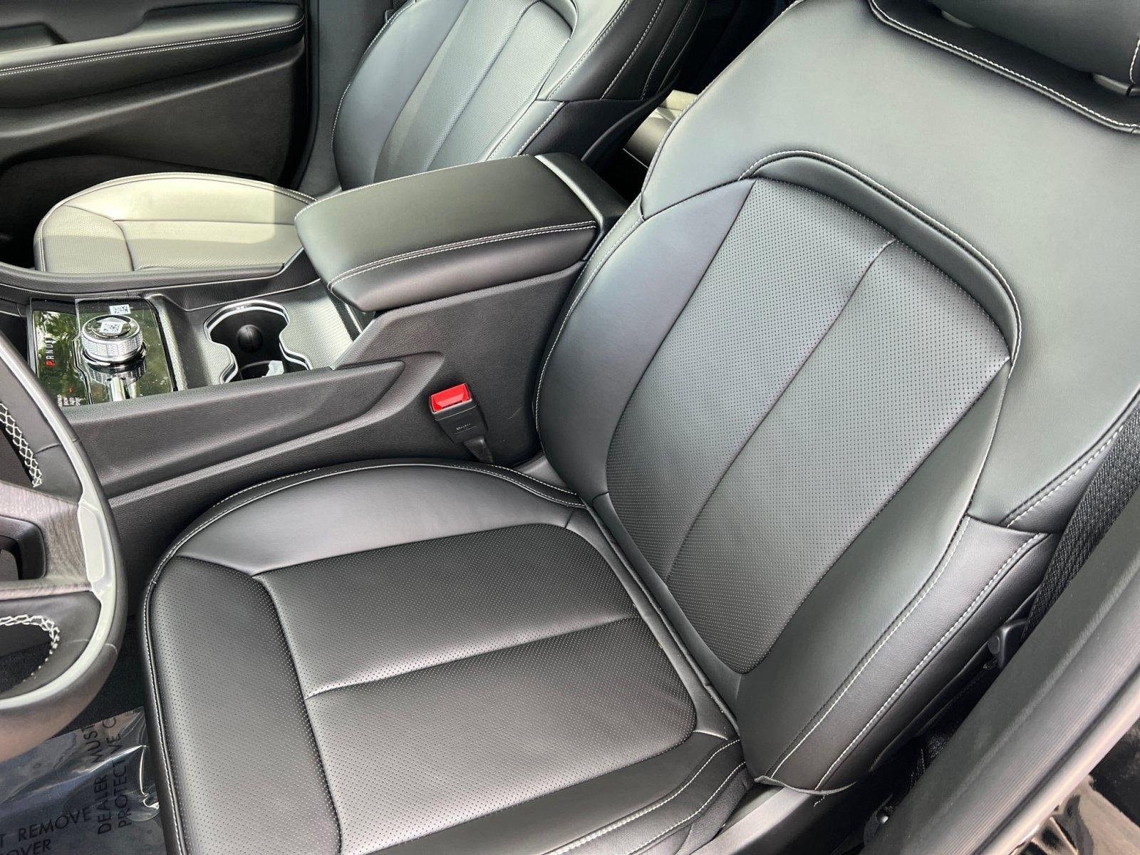2025 Jeep Grand Cherokee Limited - Photo 16