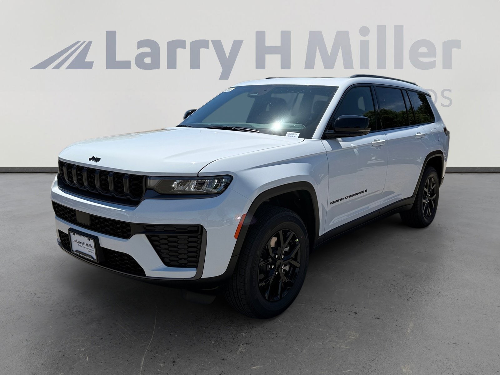 2026 Jeep Grand Cherokee L Laredo Altitude 4x4's photo