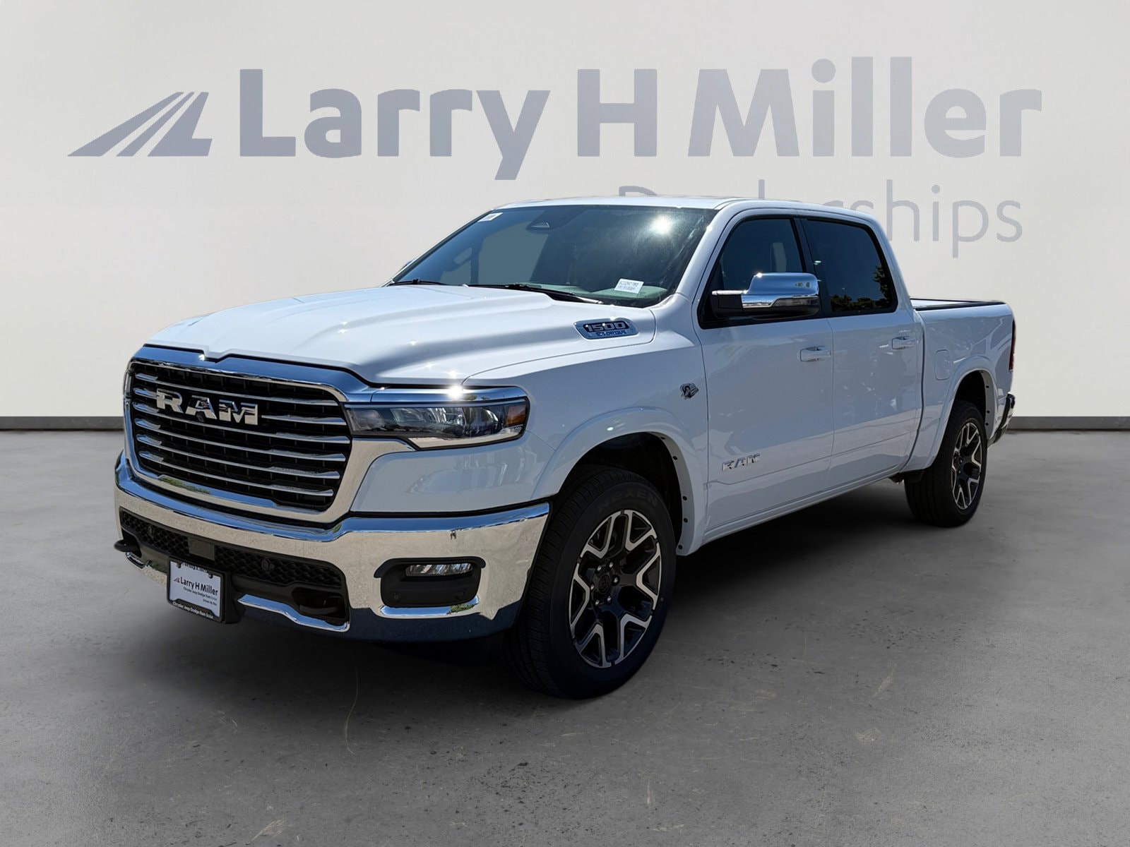 2026 RAM 1500 Laramie 4x4 Crew Cab 5'7's photo