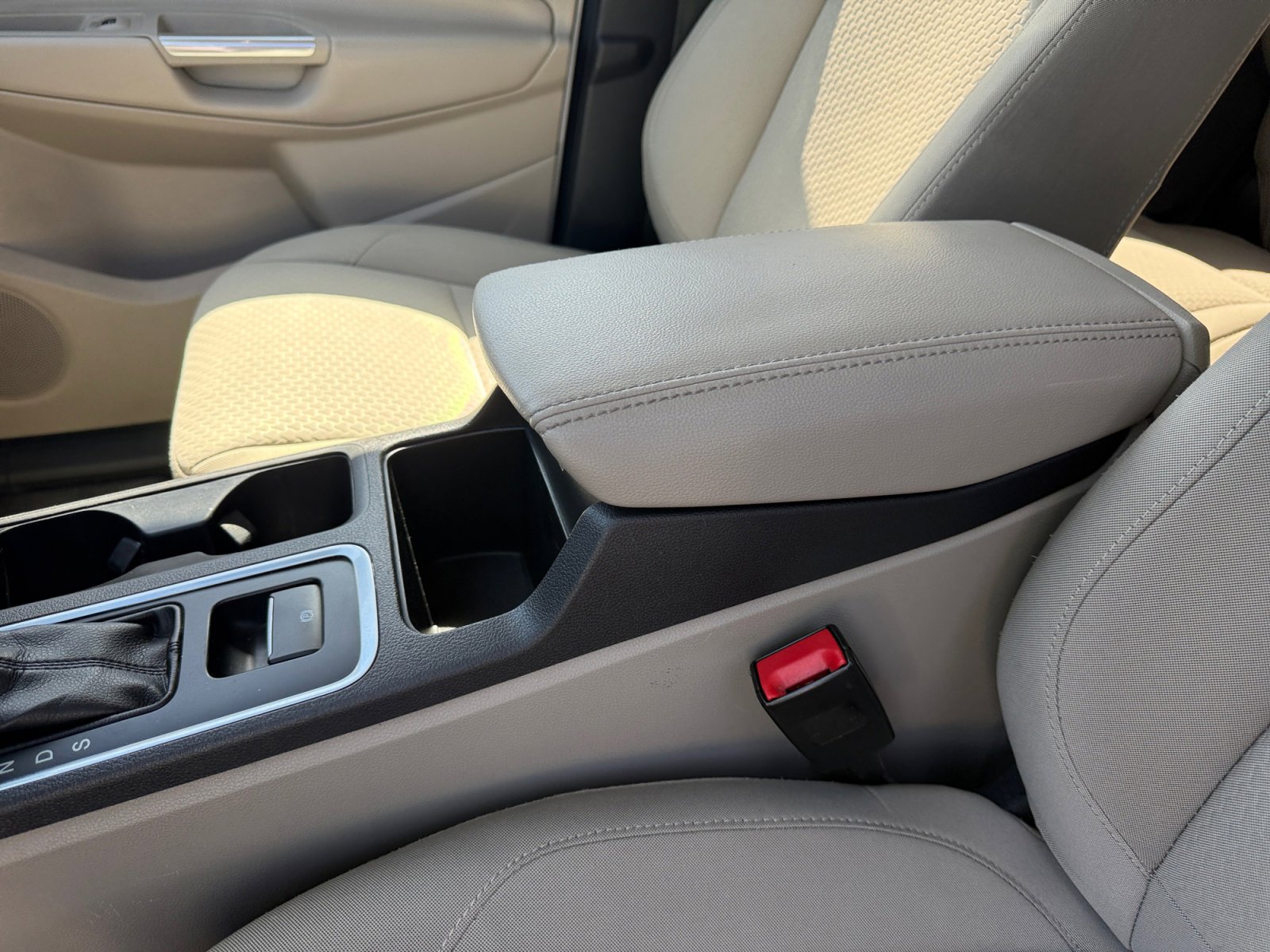 2019 Ford Escape SE - Photo 16