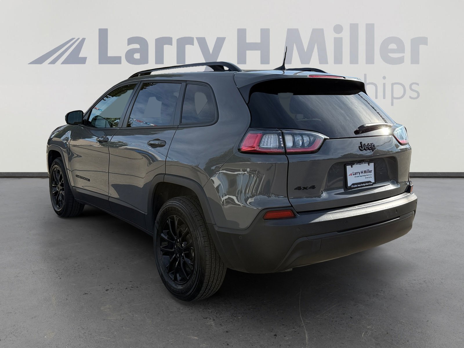 2023 Jeep Cherokee Altitude Lux photo 4