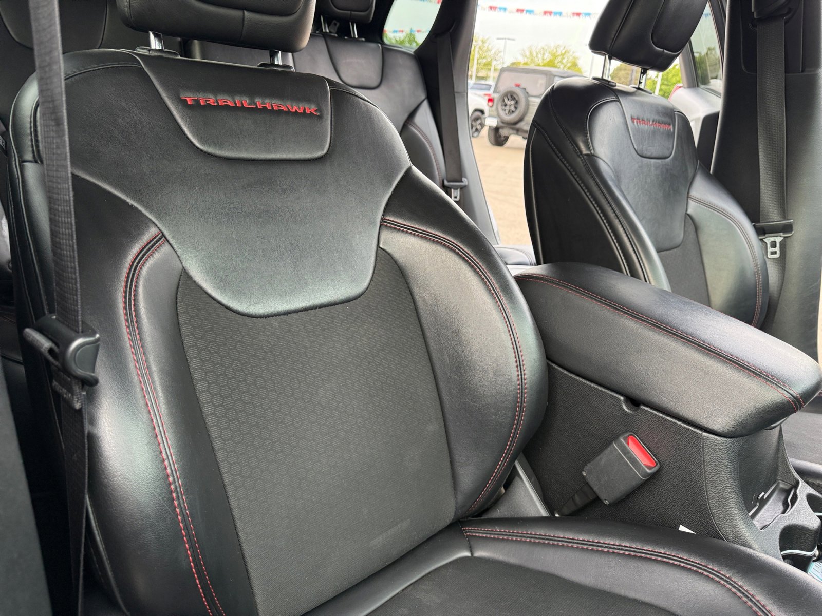 2019 Jeep Cherokee Trailhawk - Photo 20