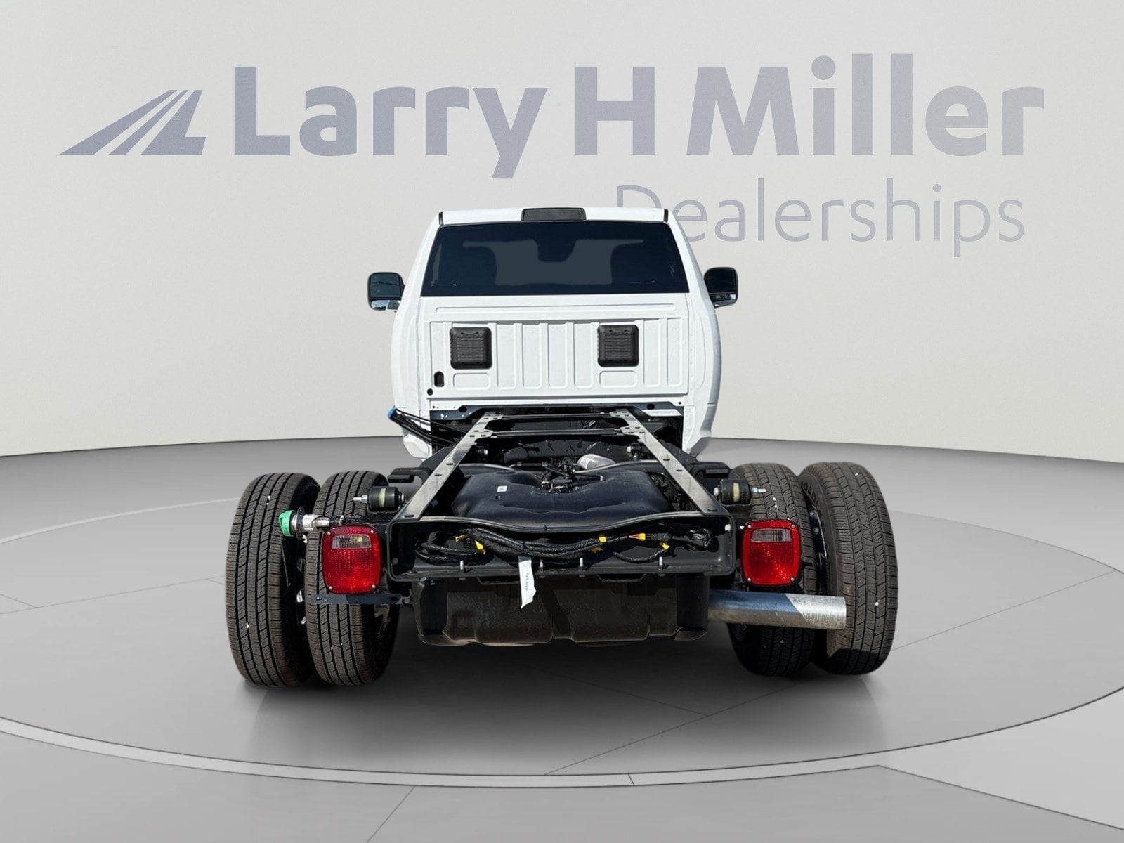2026 RAM 3500 Chassis Big Horn - Photo 5