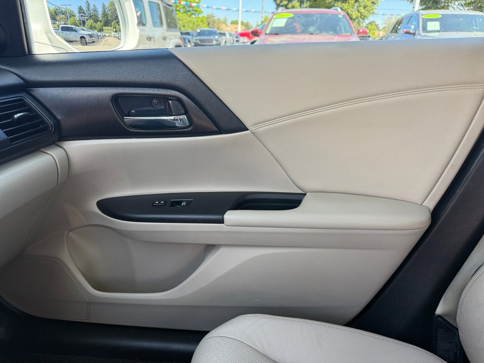 2015 Honda Accord EX-L - Photo 17