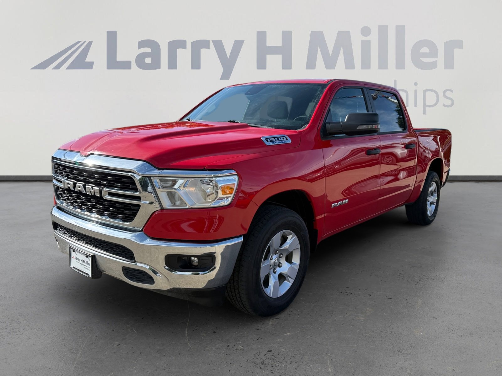 2023 RAM 1500 Big Horn/Lone Star 4x4 Crew Cab 5'7's photo