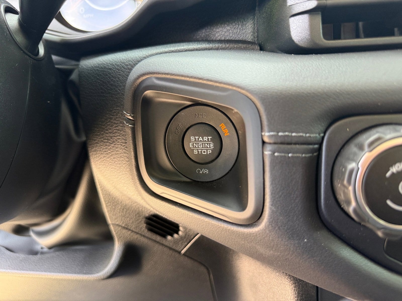 2025 Jeep Gladiator Rubicon - Photo 31