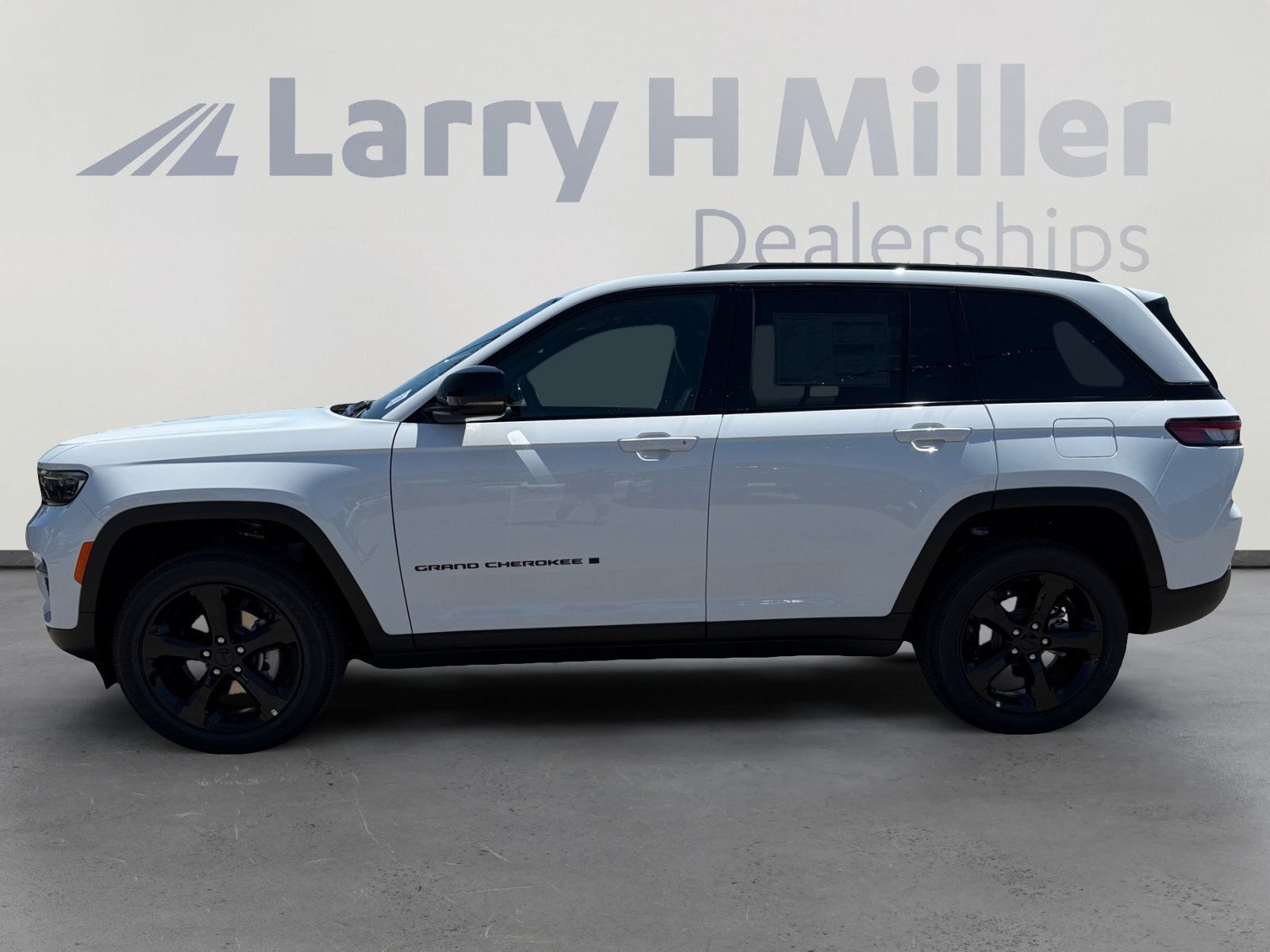 2025 Jeep Grand Cherokee Altitude X photo 4
