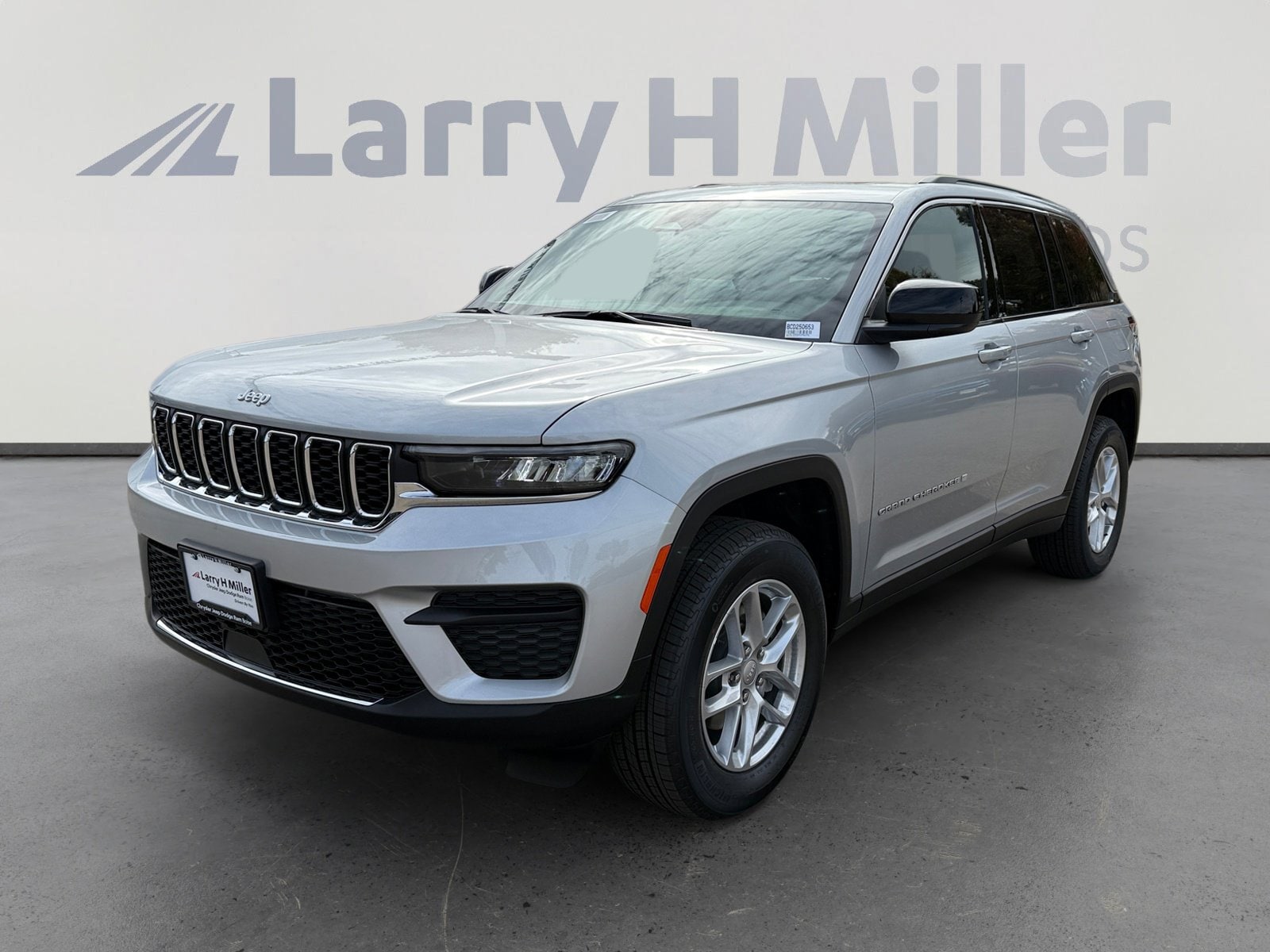 2025 Jeep Grand Cherokee Laredo's photo