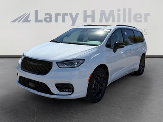 2026 Chrysler Pacifica Limited Passenger Van