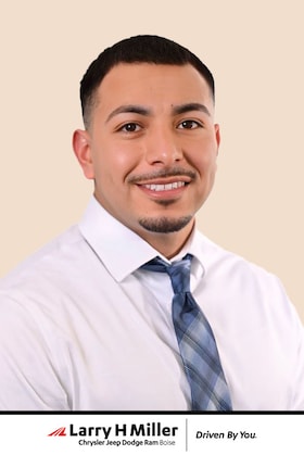 Staff member Miguel Dorantes from ID_e737e9bcf4ce