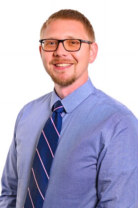 Staff member Justin from ID_e737e9bcf4ce