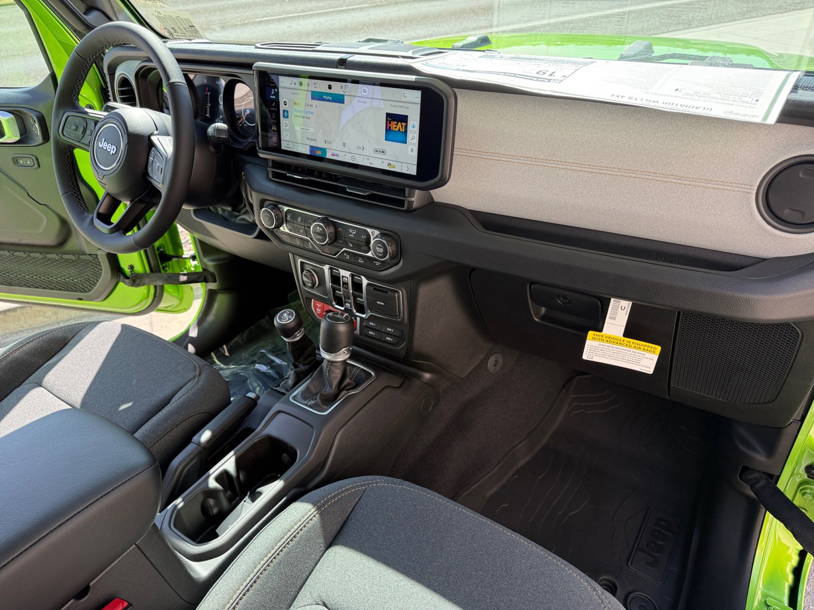 2025 Jeep Gladiator Willys - Photo 21