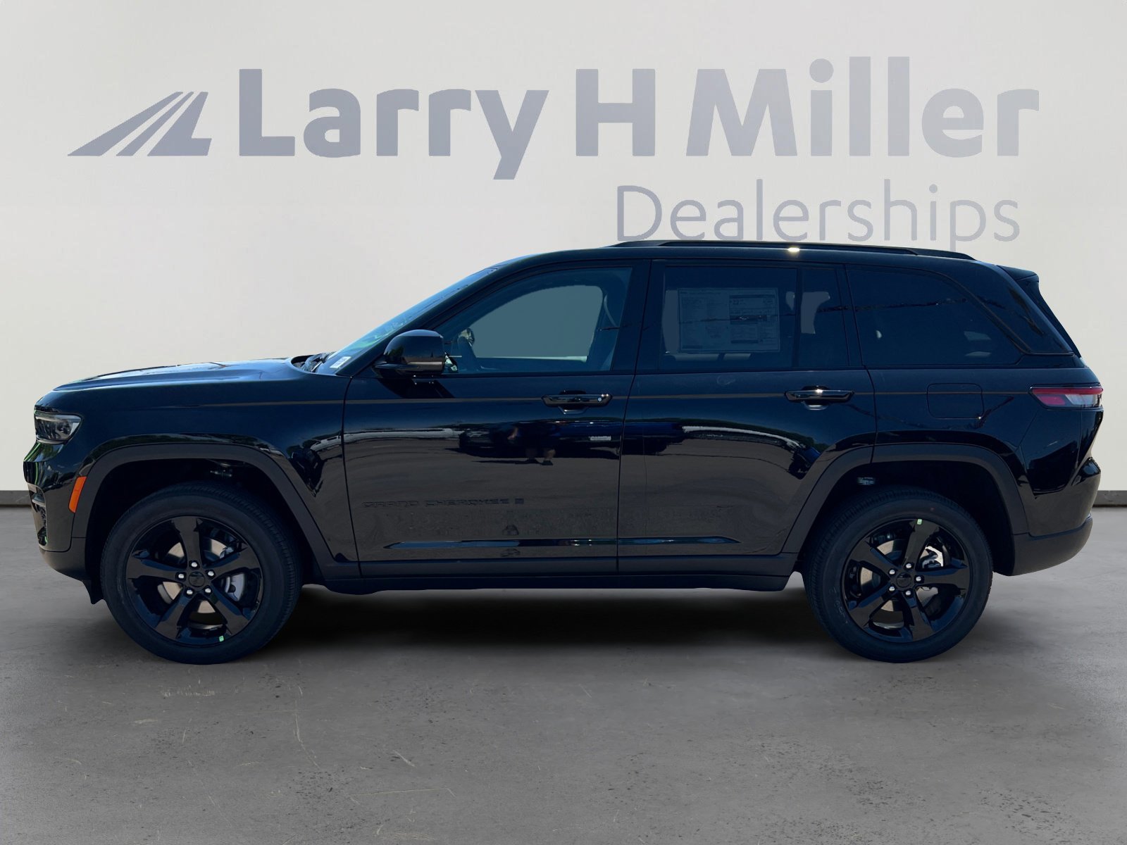 2025 Jeep Grand Cherokee Altitude X photo 3