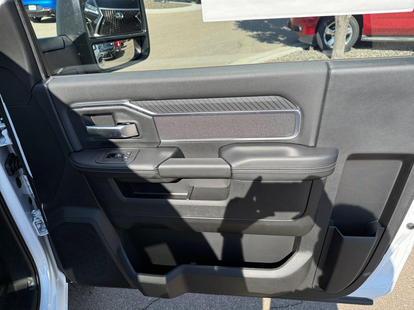2026 RAM 3500 Chassis Big Horn - Photo 17