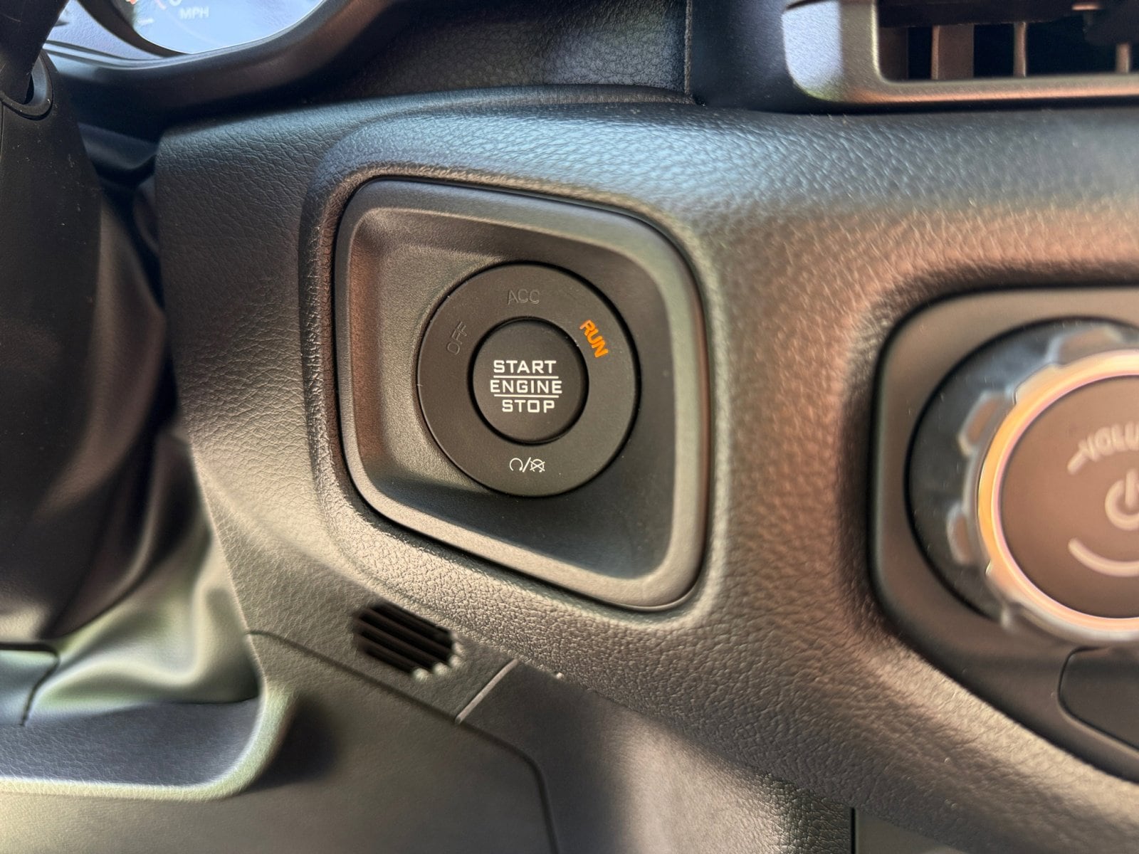 2025 Jeep Gladiator Willys - Photo 31