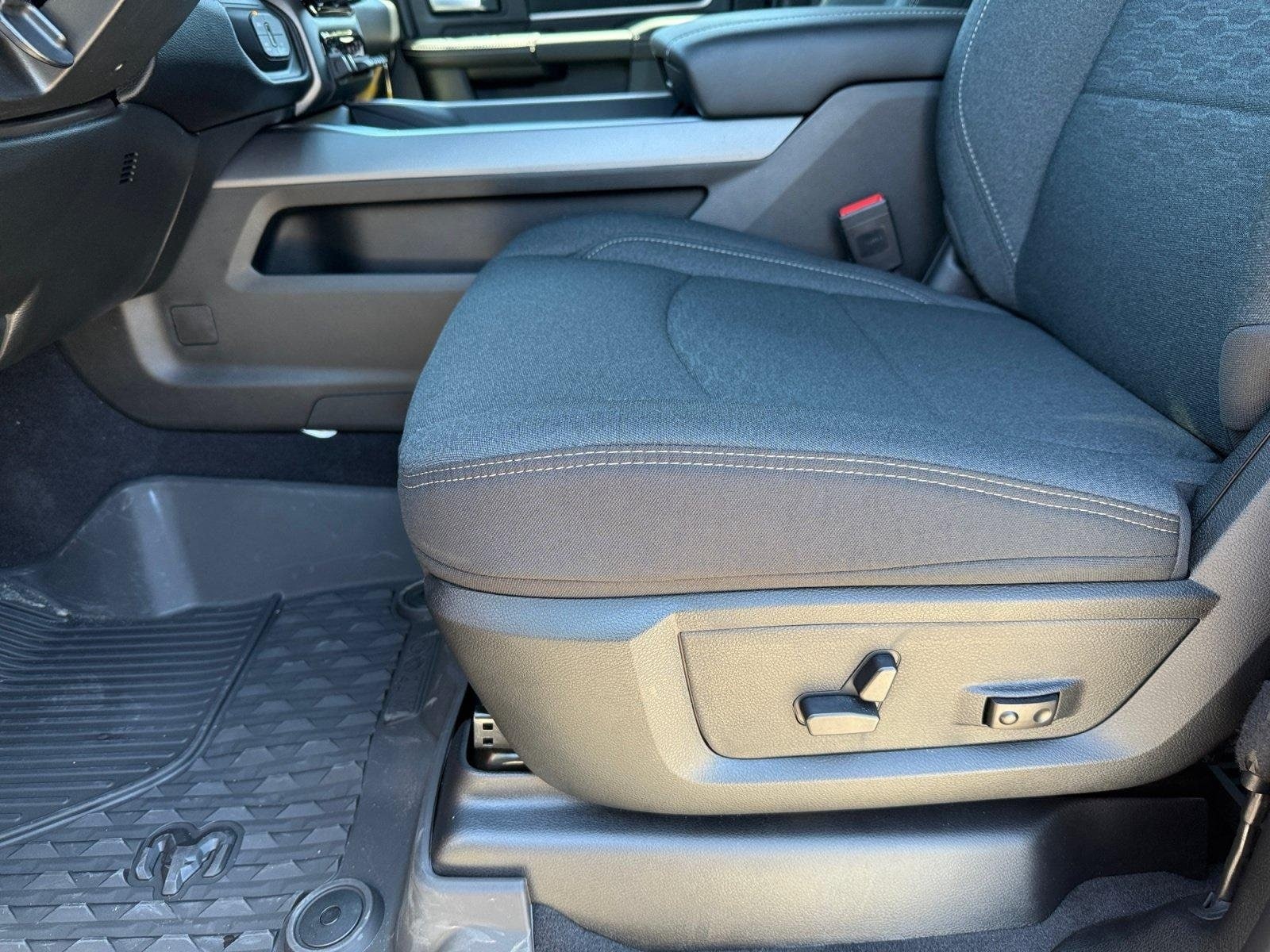 2026 RAM 2500 Big Horn - Photo 15