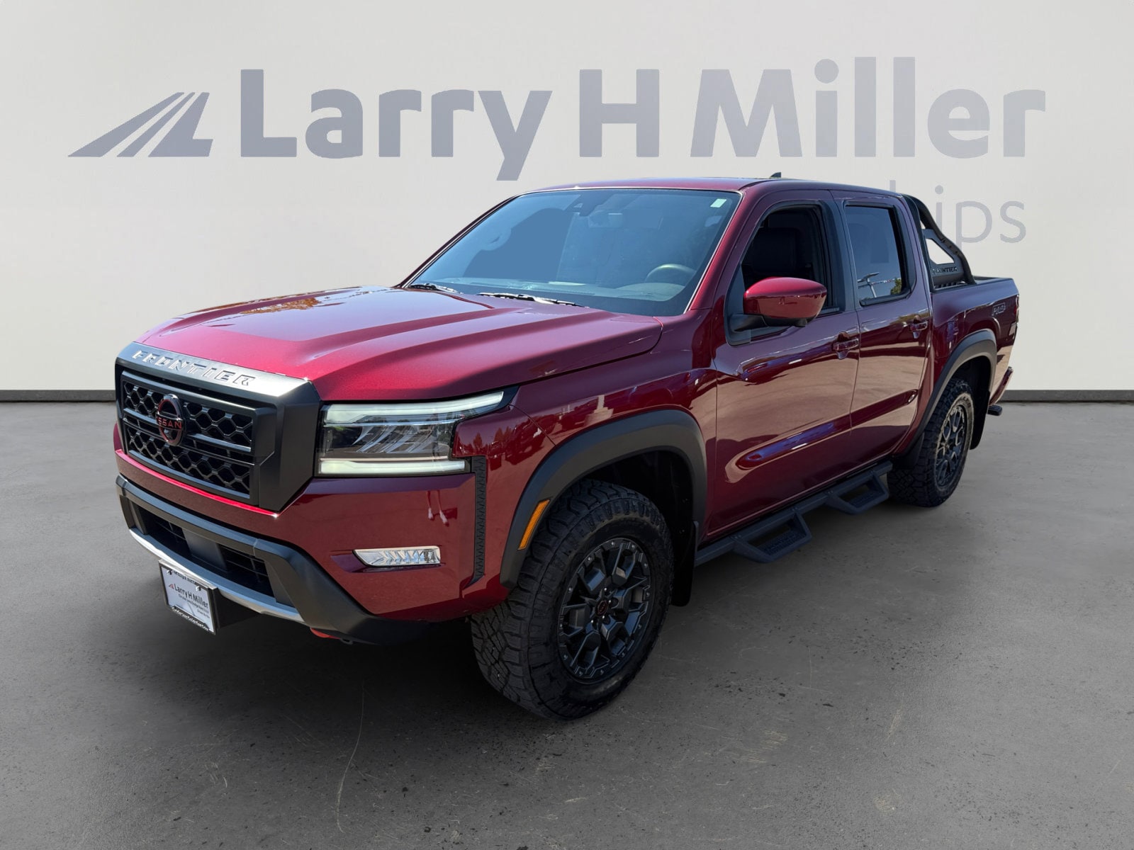 2024 Nissan Frontier PRO-4X 4X4! SUPER LOW MILES!