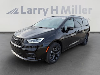 2026 Chrysler Pacifica Limited Passenger Van