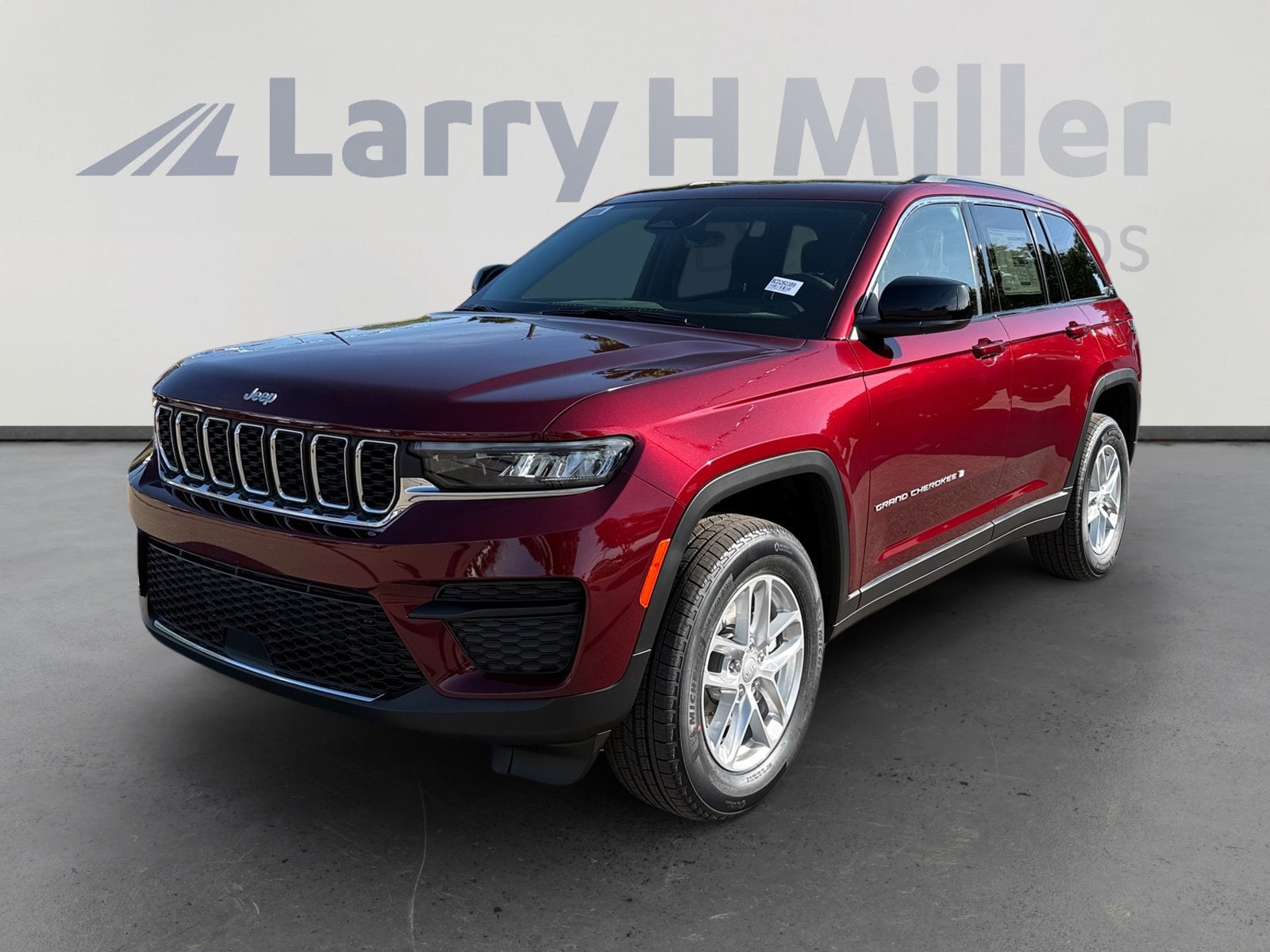 2026 Jeep Grand Cherokee Laredo X 4x4's photo