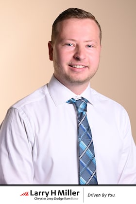 Staff member Devan from ID_e737e9bcf4ce