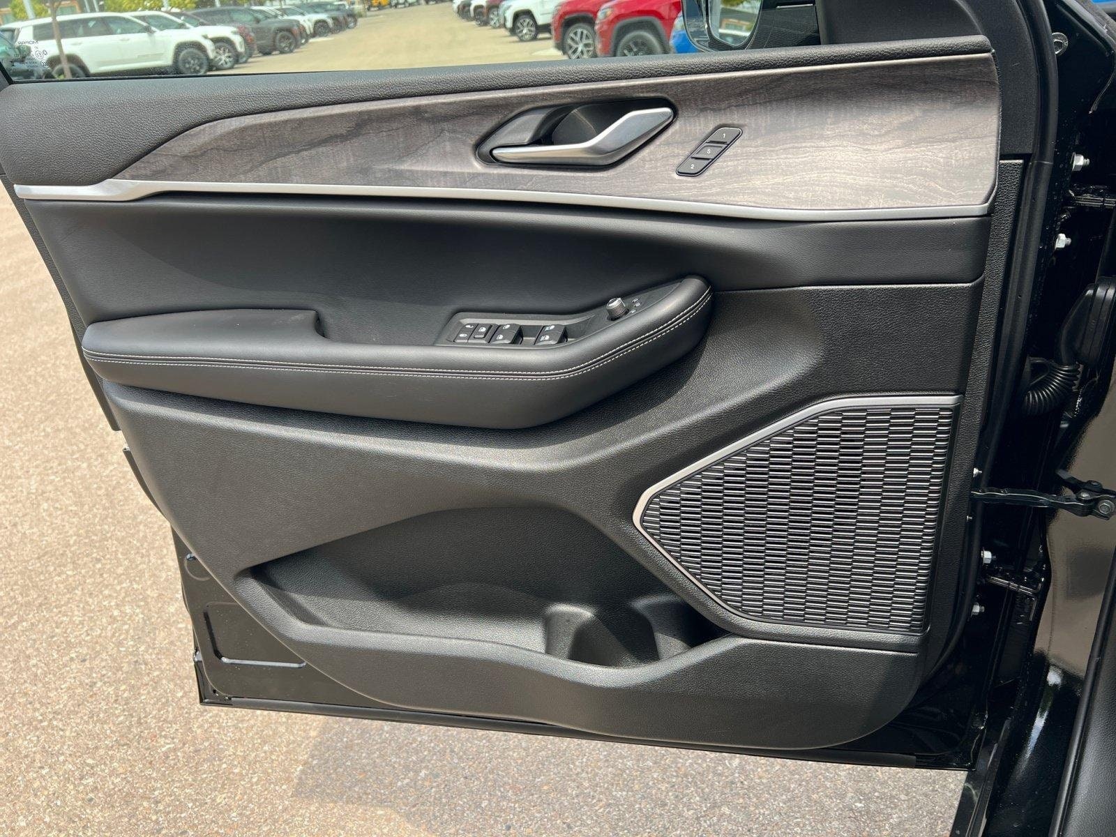 2025 Jeep Grand Cherokee Limited - Photo 14