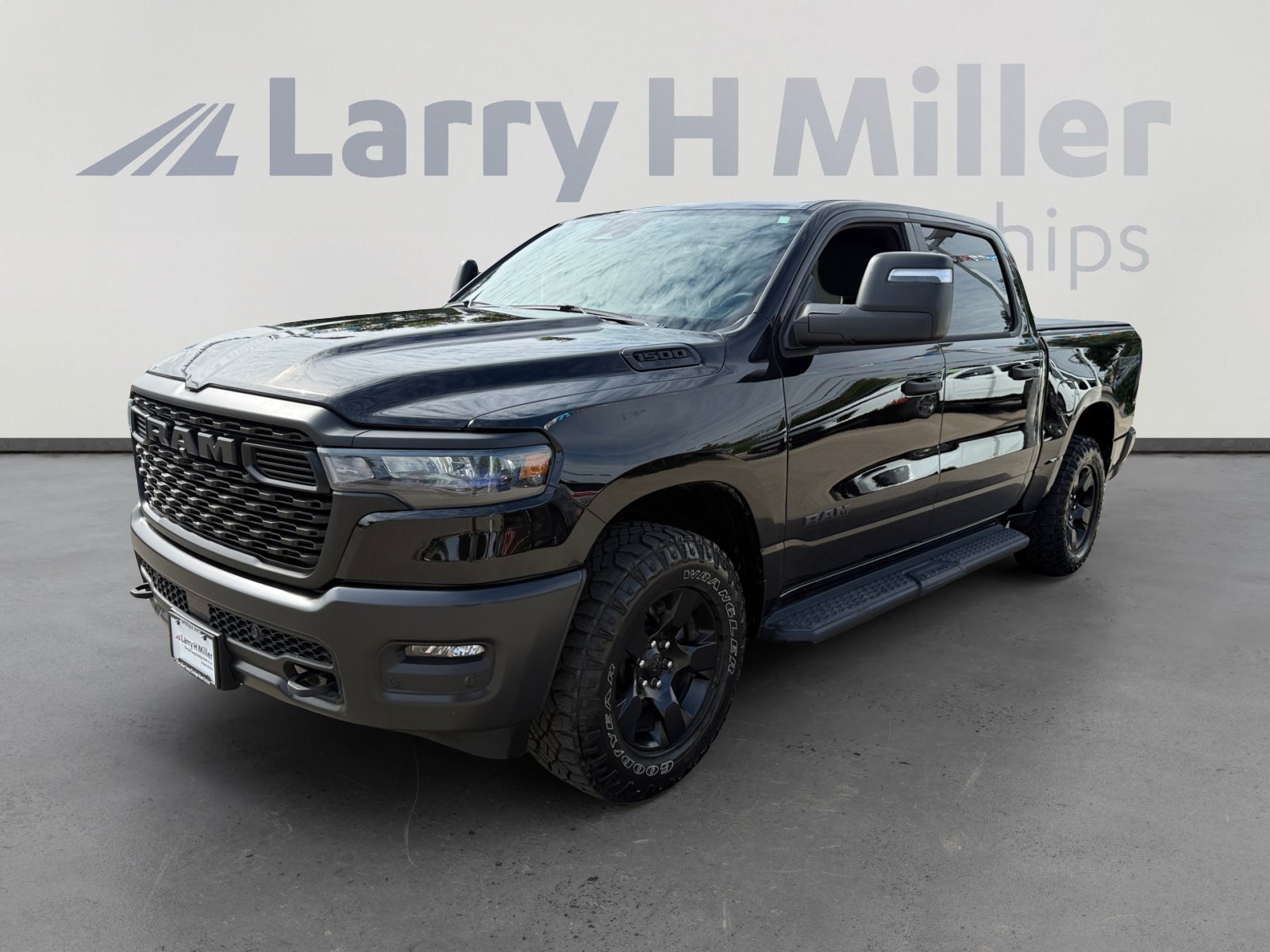 2025 RAM 1500 Warlock 4x4 Crew Cab 5'7's photo
