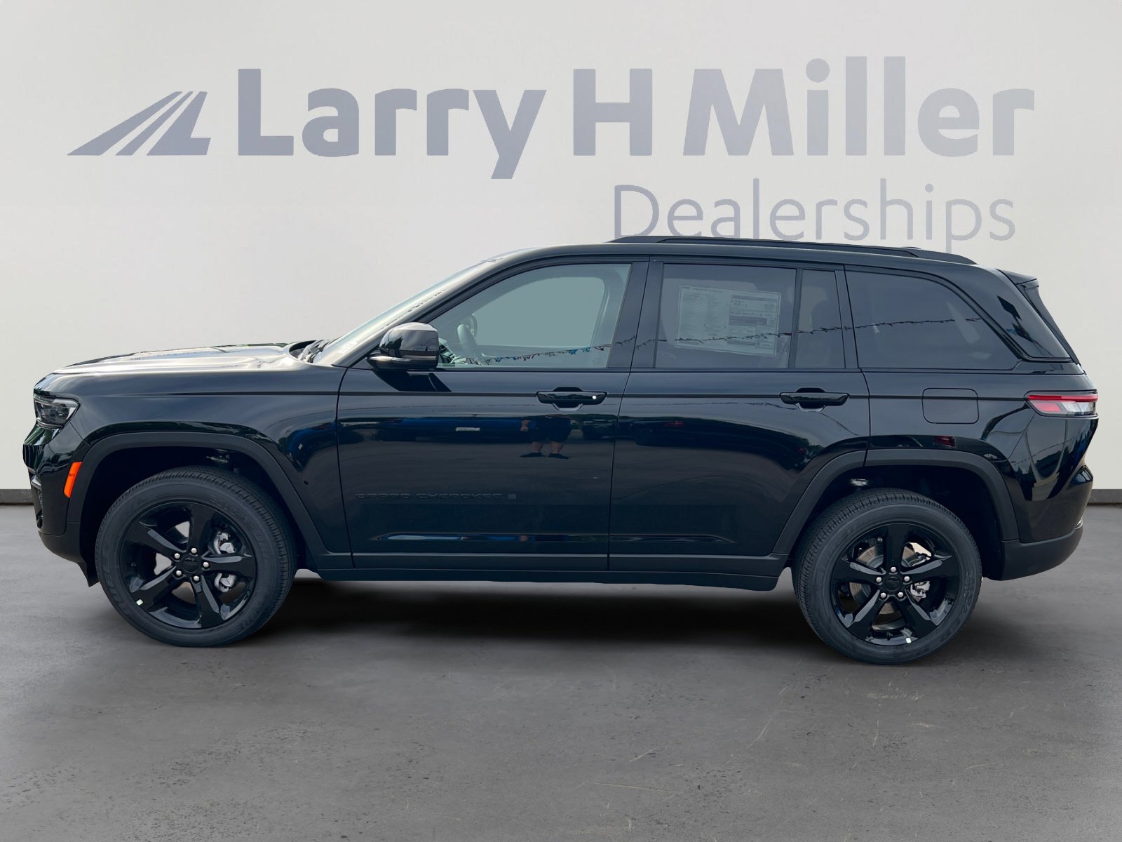 2025 Jeep Grand Cherokee Altitude X photo 4