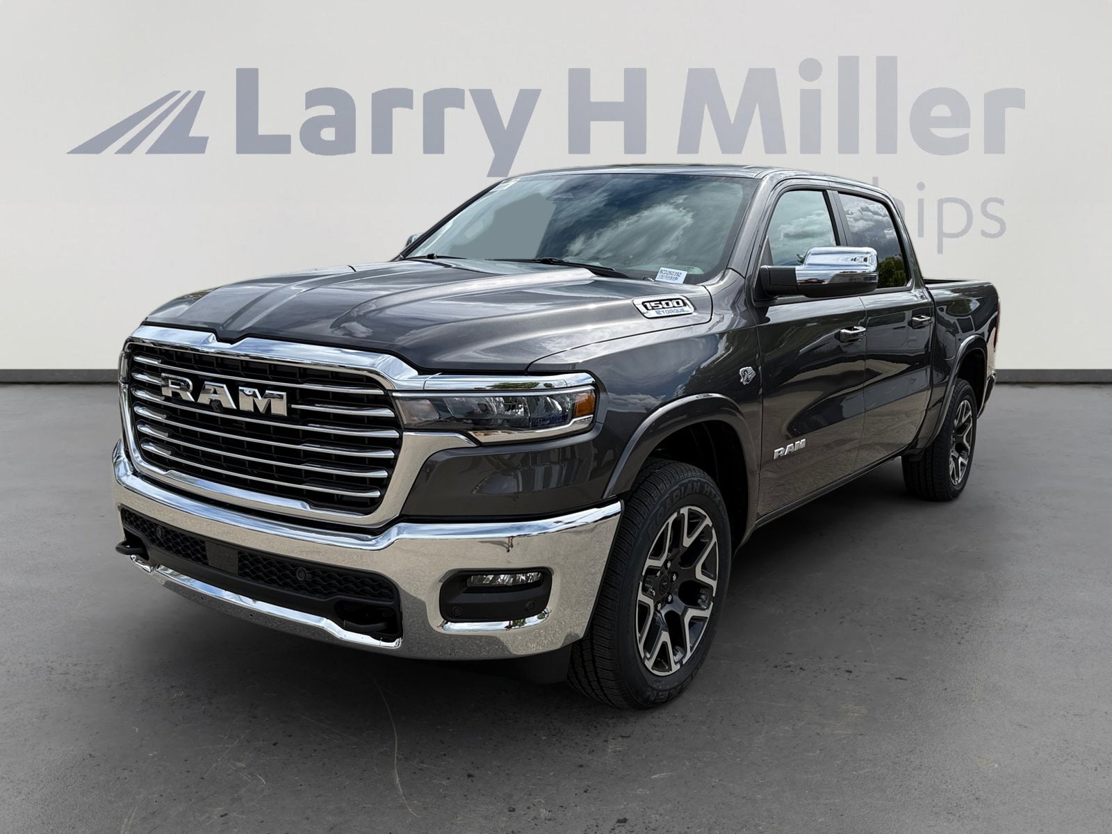 2026 RAM 1500 Laramie 4x4 Crew Cab 5'7's photo