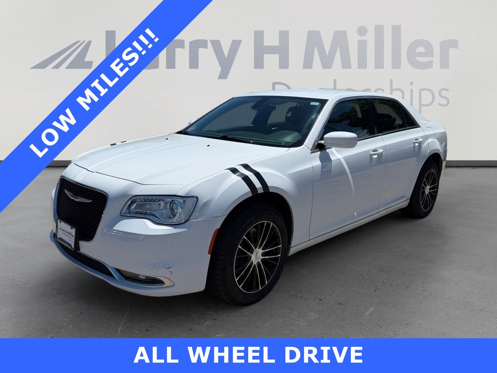 2021 Chrysler 300 Touring AWD's photo