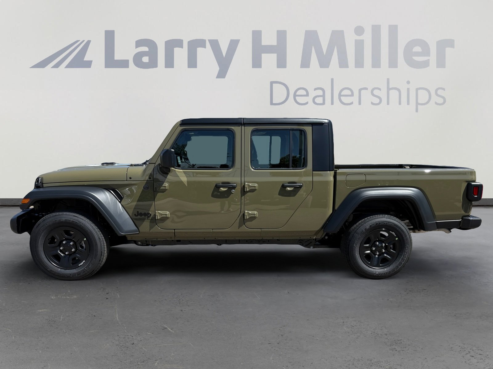 2025 Jeep Gladiator Sport photo 3