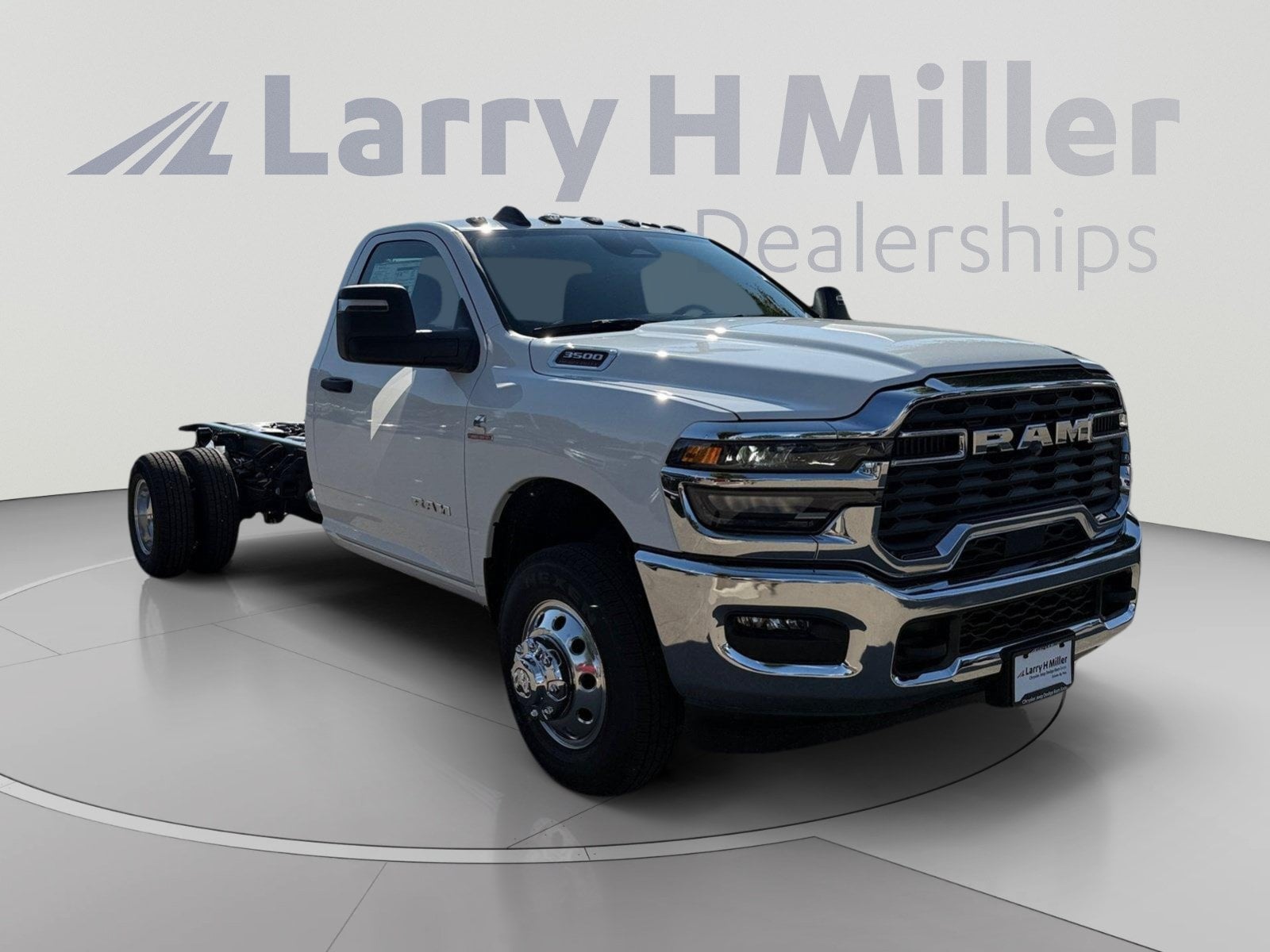 2026 RAM 3500 Chassis Big Horn - Photo 8
