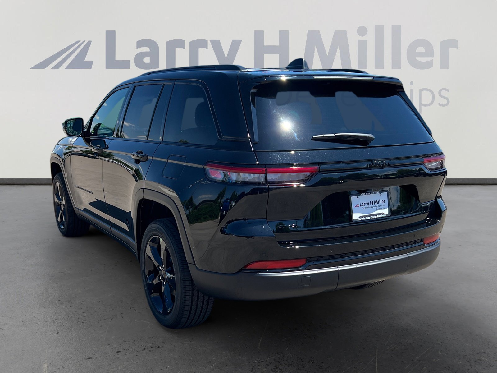 2025 Jeep Grand Cherokee Altitude X photo 4