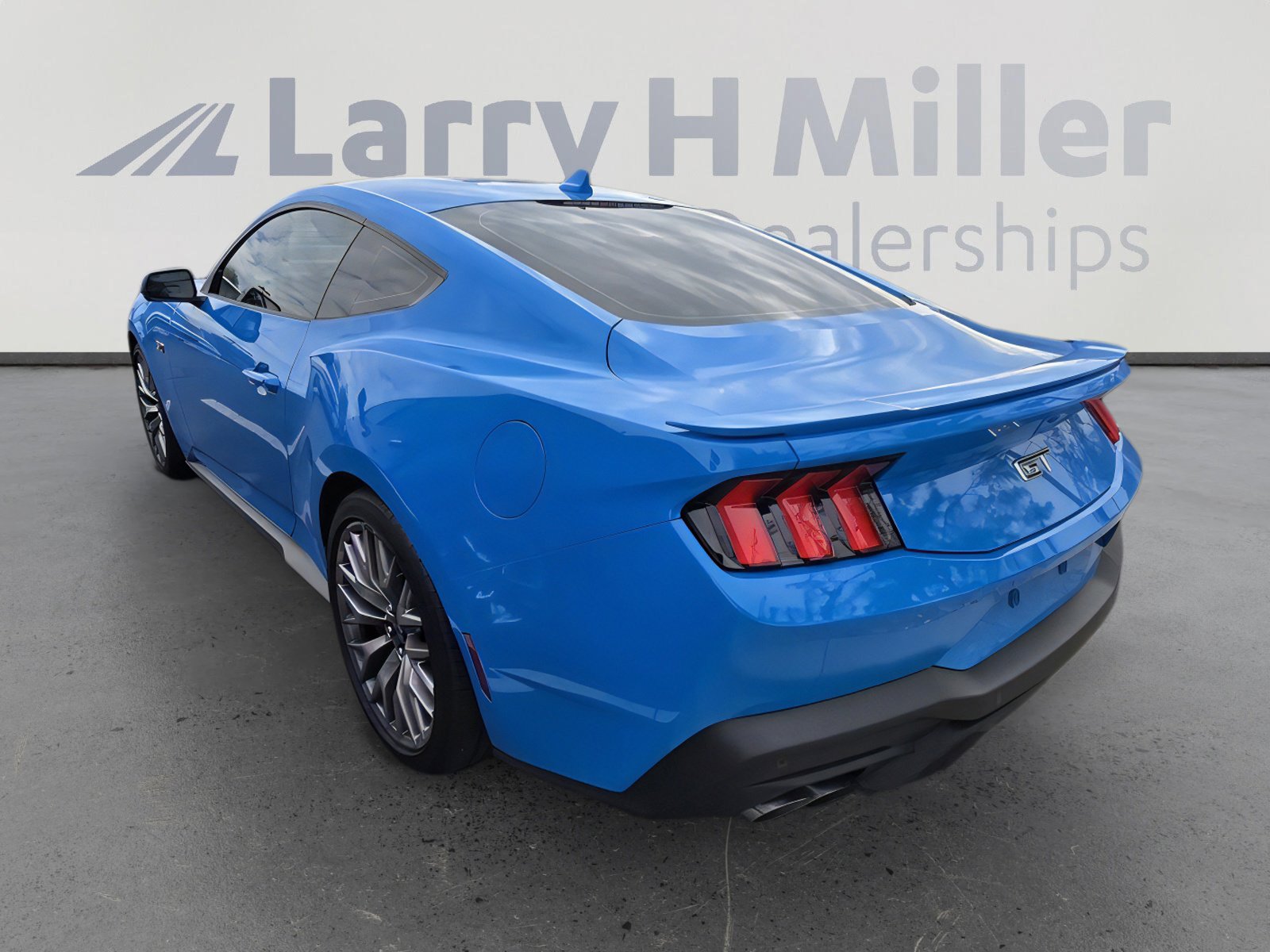 2025 Ford Mustang GT Premium photo 3