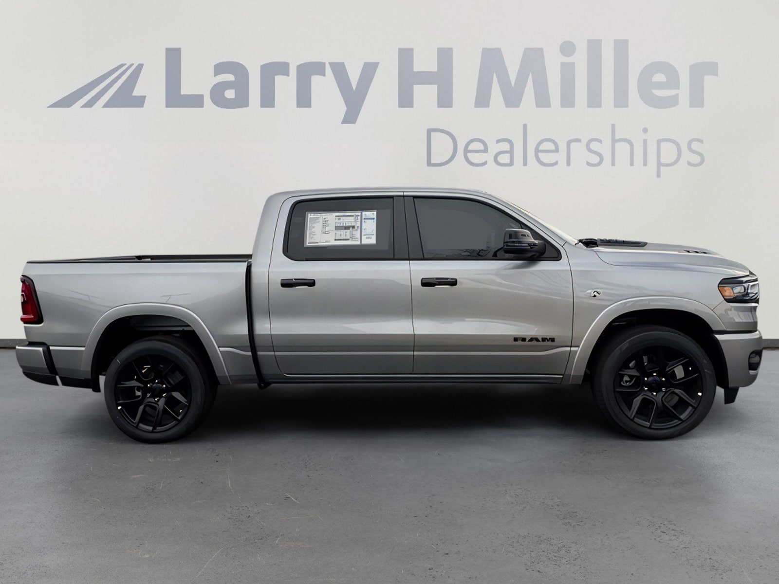 2026 RAM 1500 Laramie - Photo 8