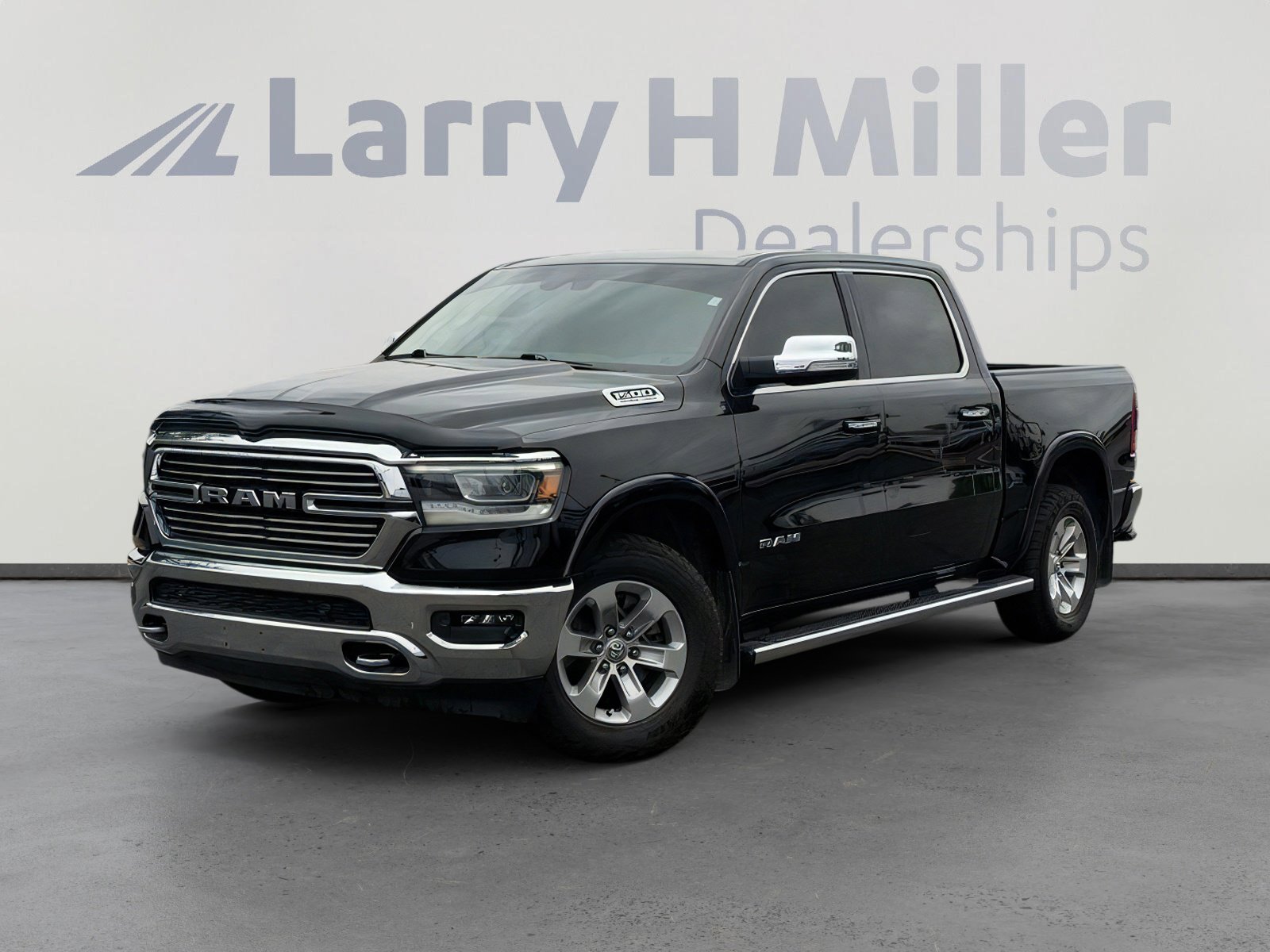 2022 RAM 1500 Laramie 4x4 Crew Cab 5'7's photo