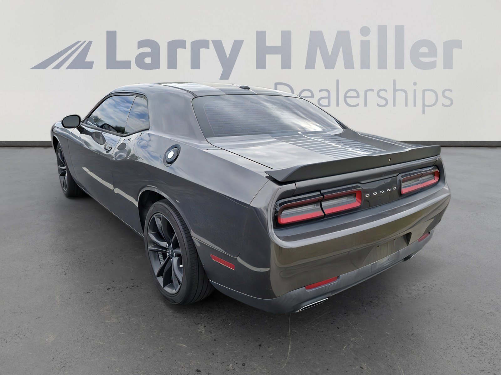 2018 Dodge Challenger SXT photo 3