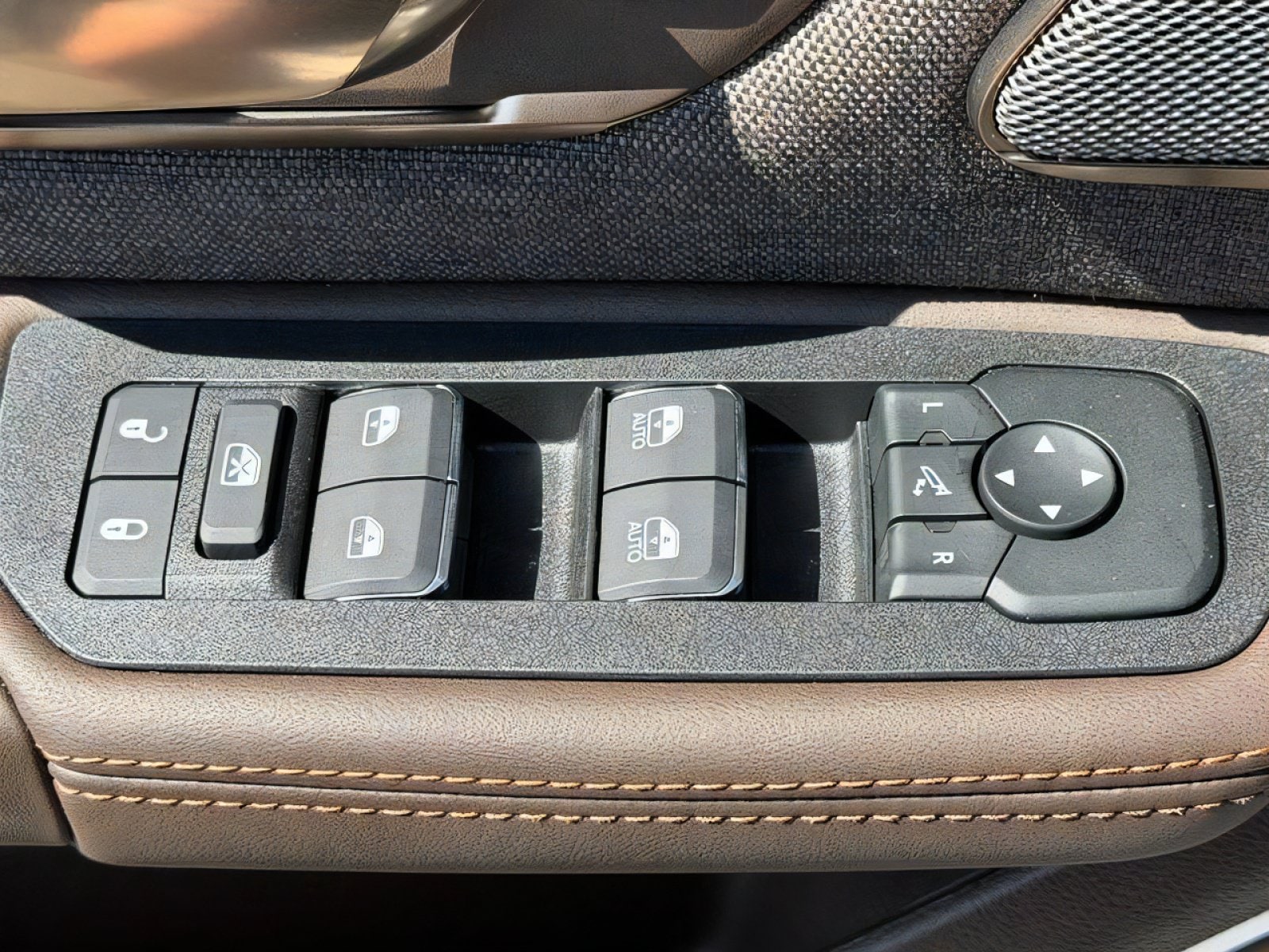 2026 RAM 1500 Limited Longhorn - Photo 19
