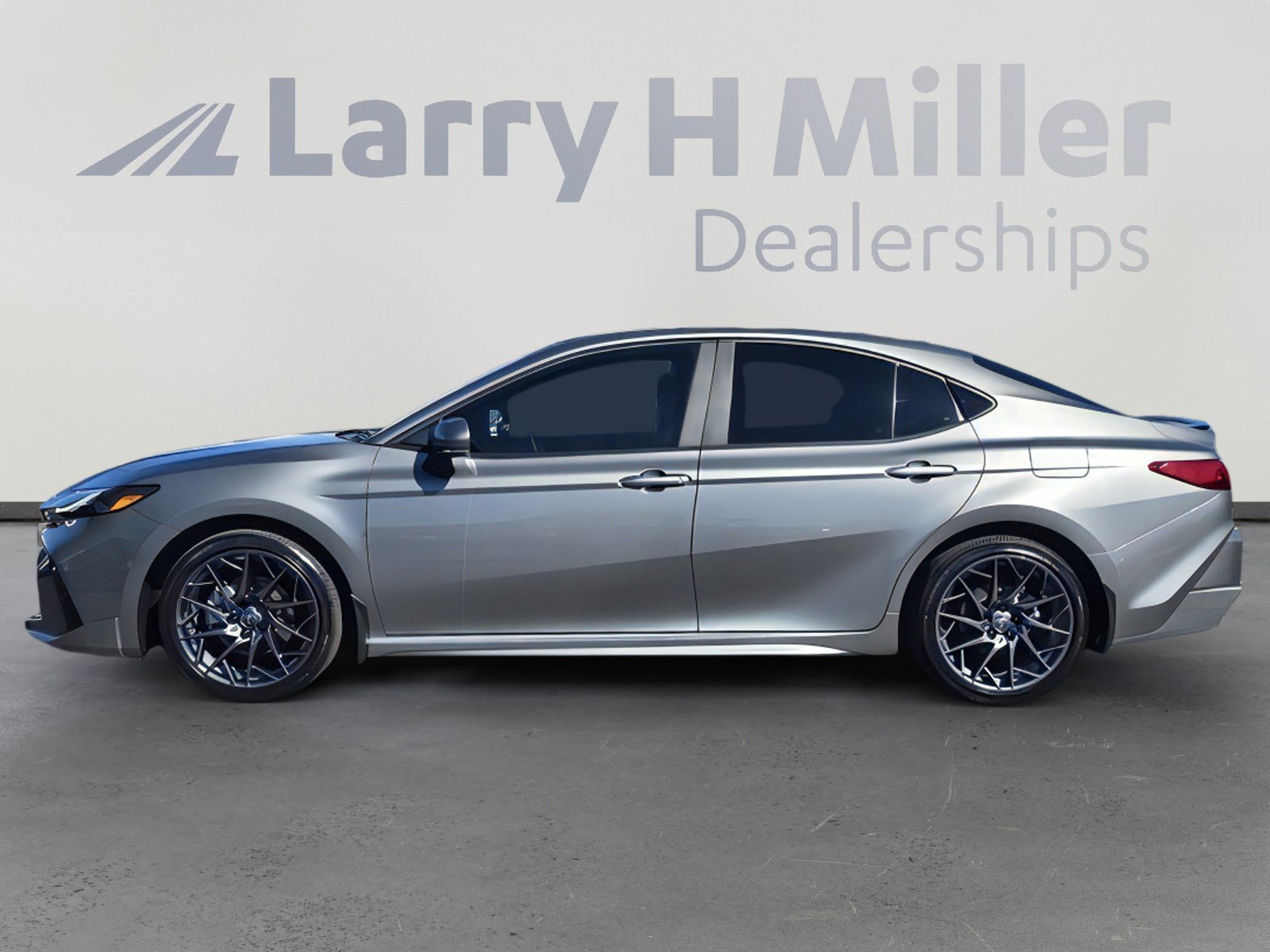 2025 Toyota Camry XSE photo 3