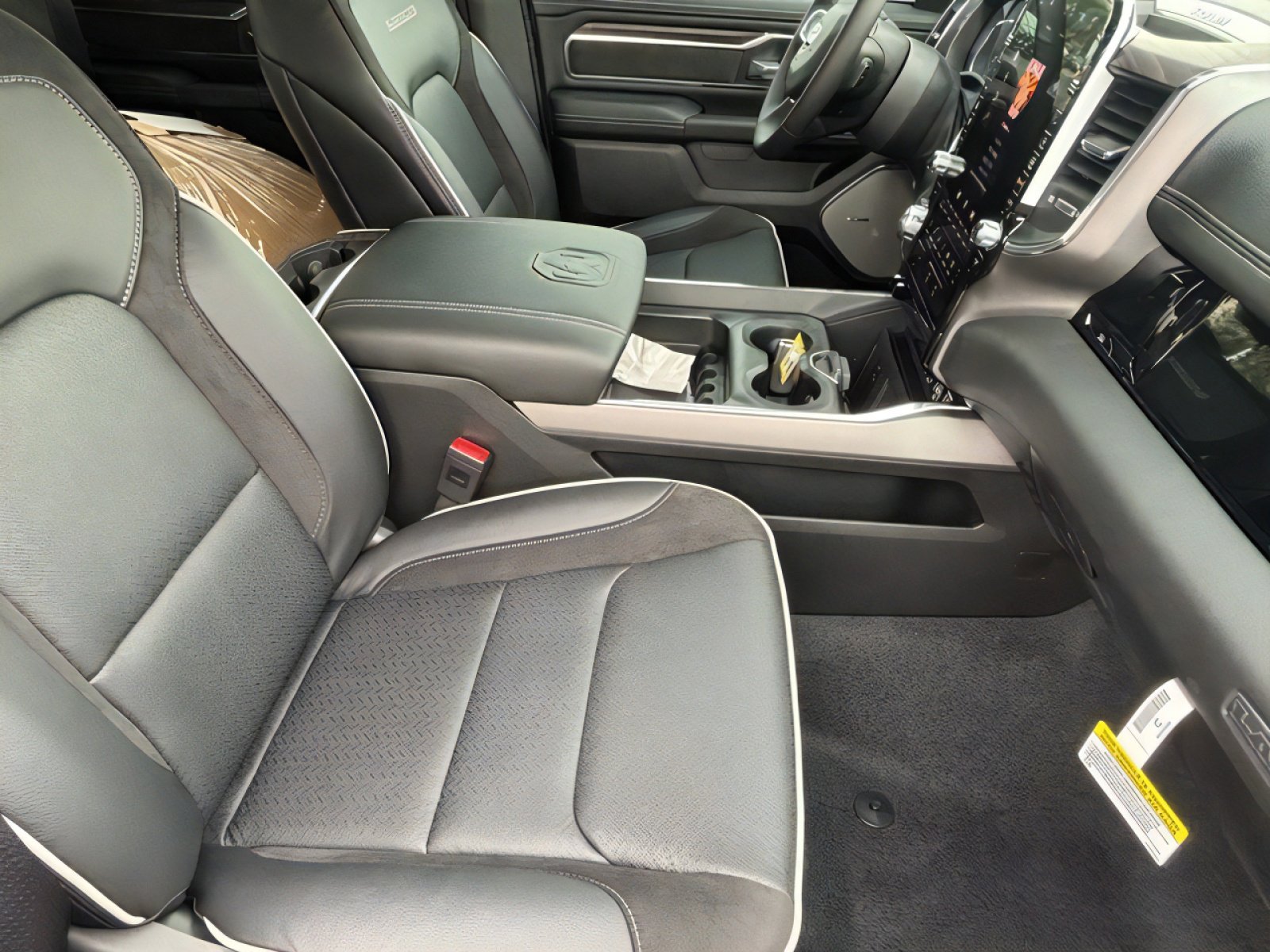 2026 RAM 1500 Laramie - Photo 22