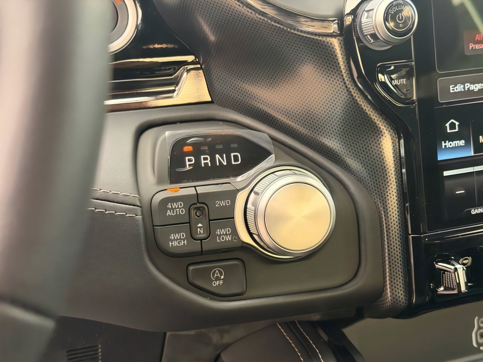 2026 RAM 1500 Limited - Photo 22