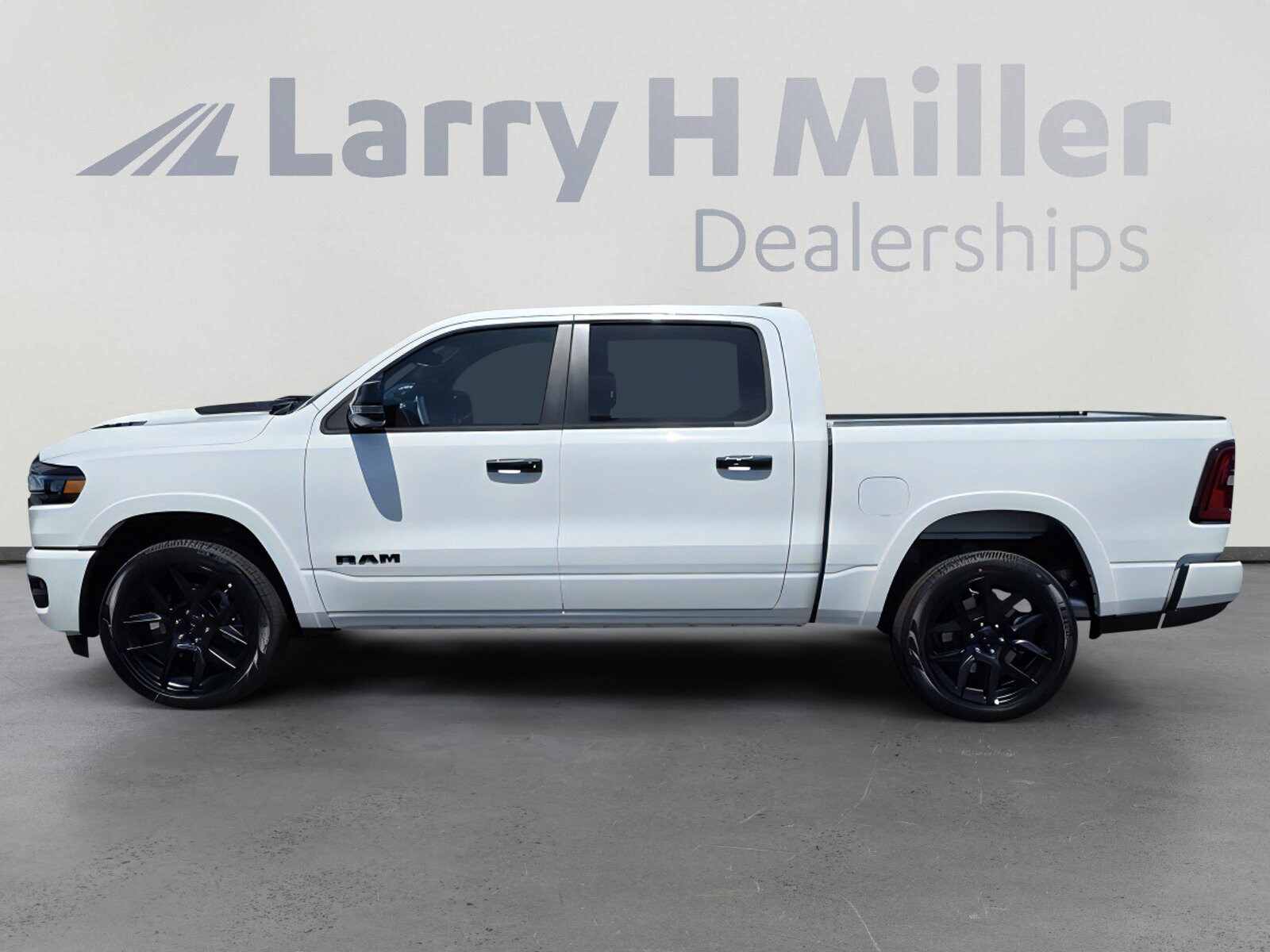 2026 Ram 1500 Laramie photo 3