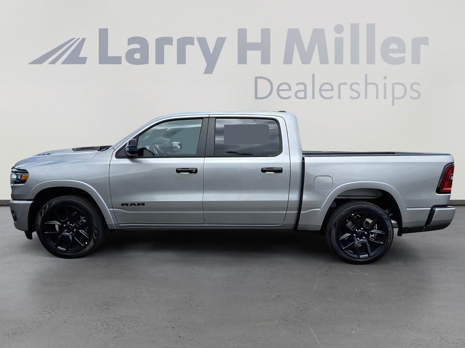 2026 Ram 1500 Laramie photo 3