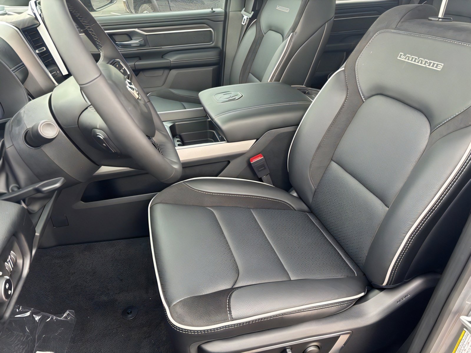 2026 RAM 1500 Laramie - Photo 12
