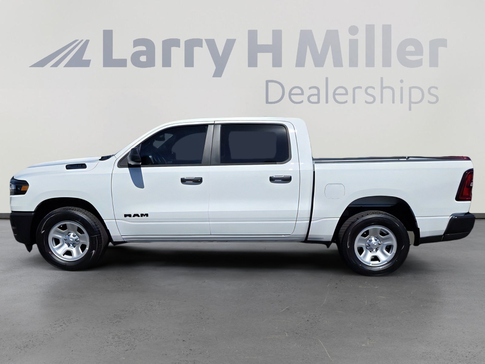 2025 Ram 1500 Tradesman photo 3