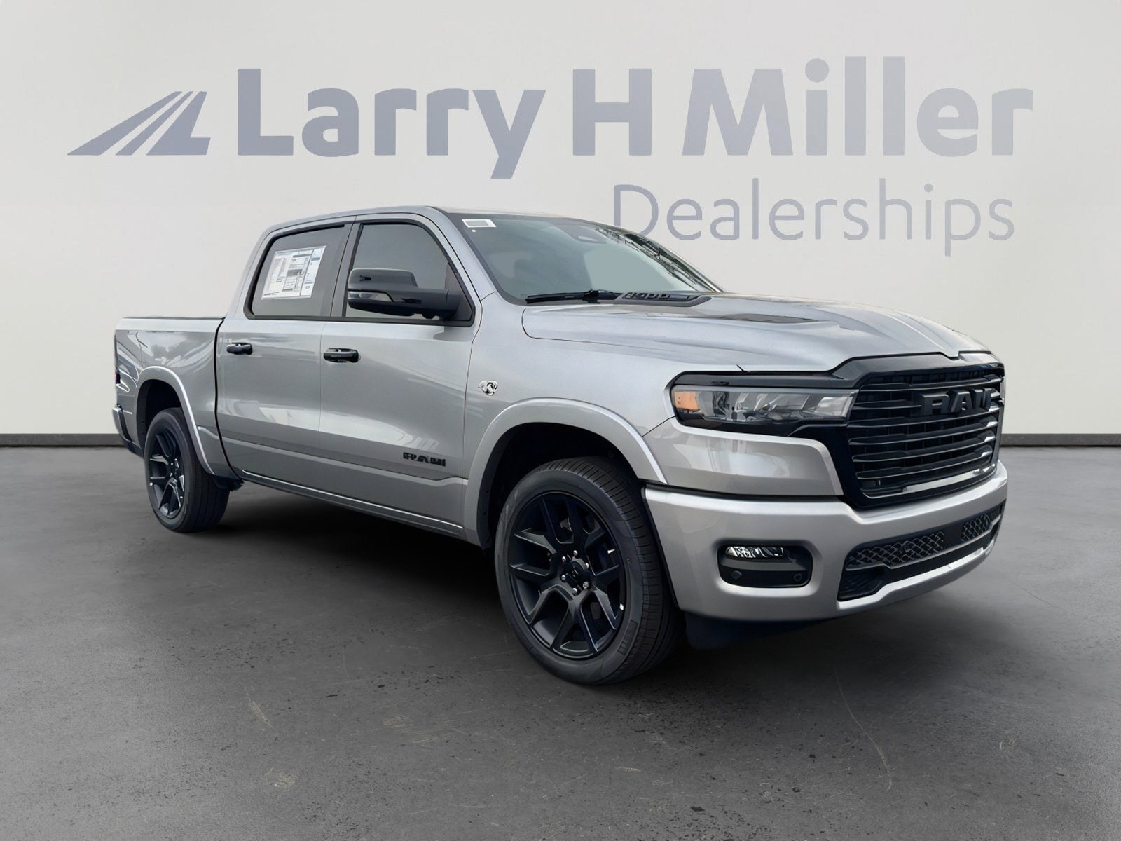 2026 RAM 1500 Laramie - Photo 9