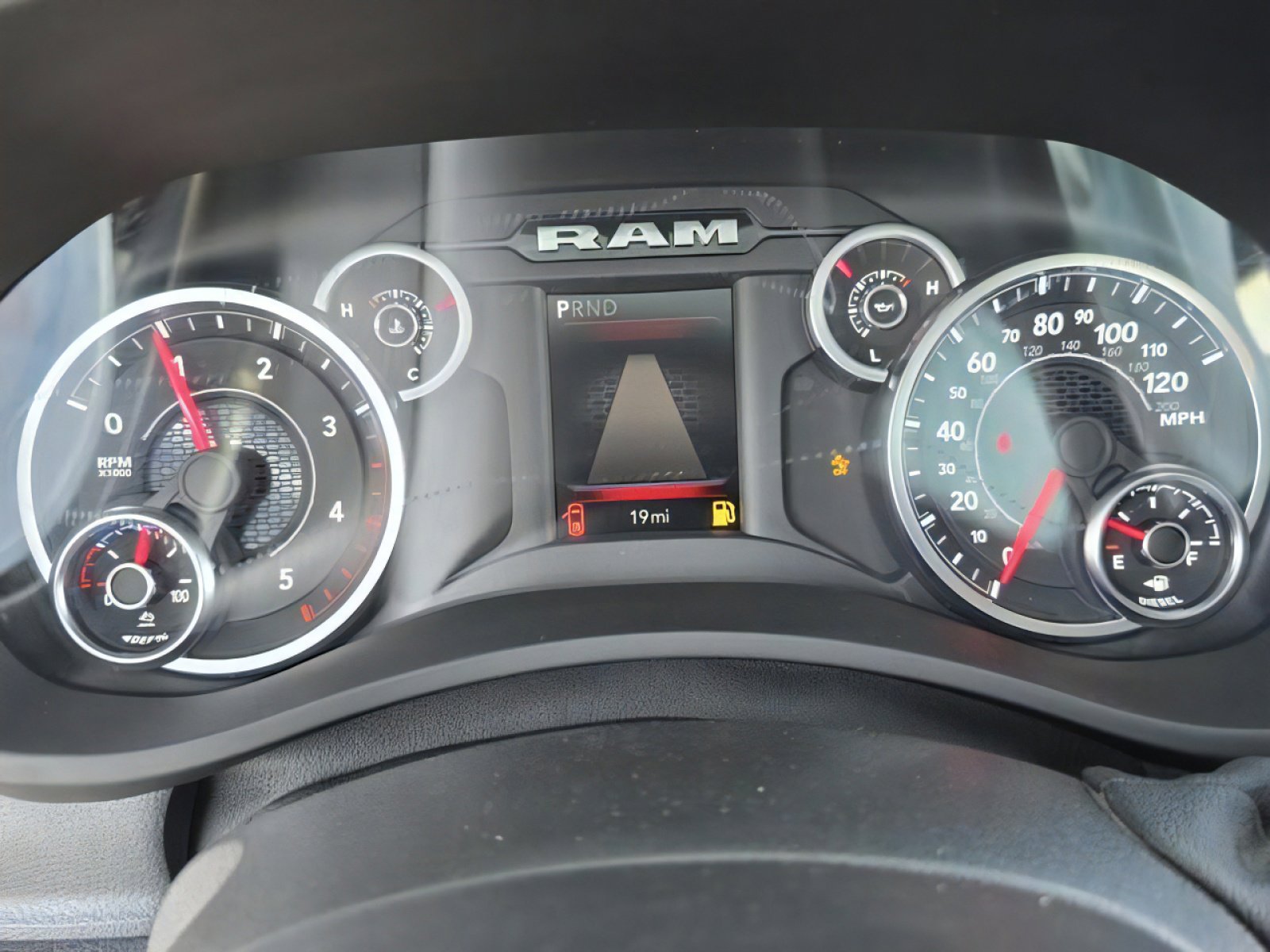 2025 RAM 2500 Tradesman - Photo 11