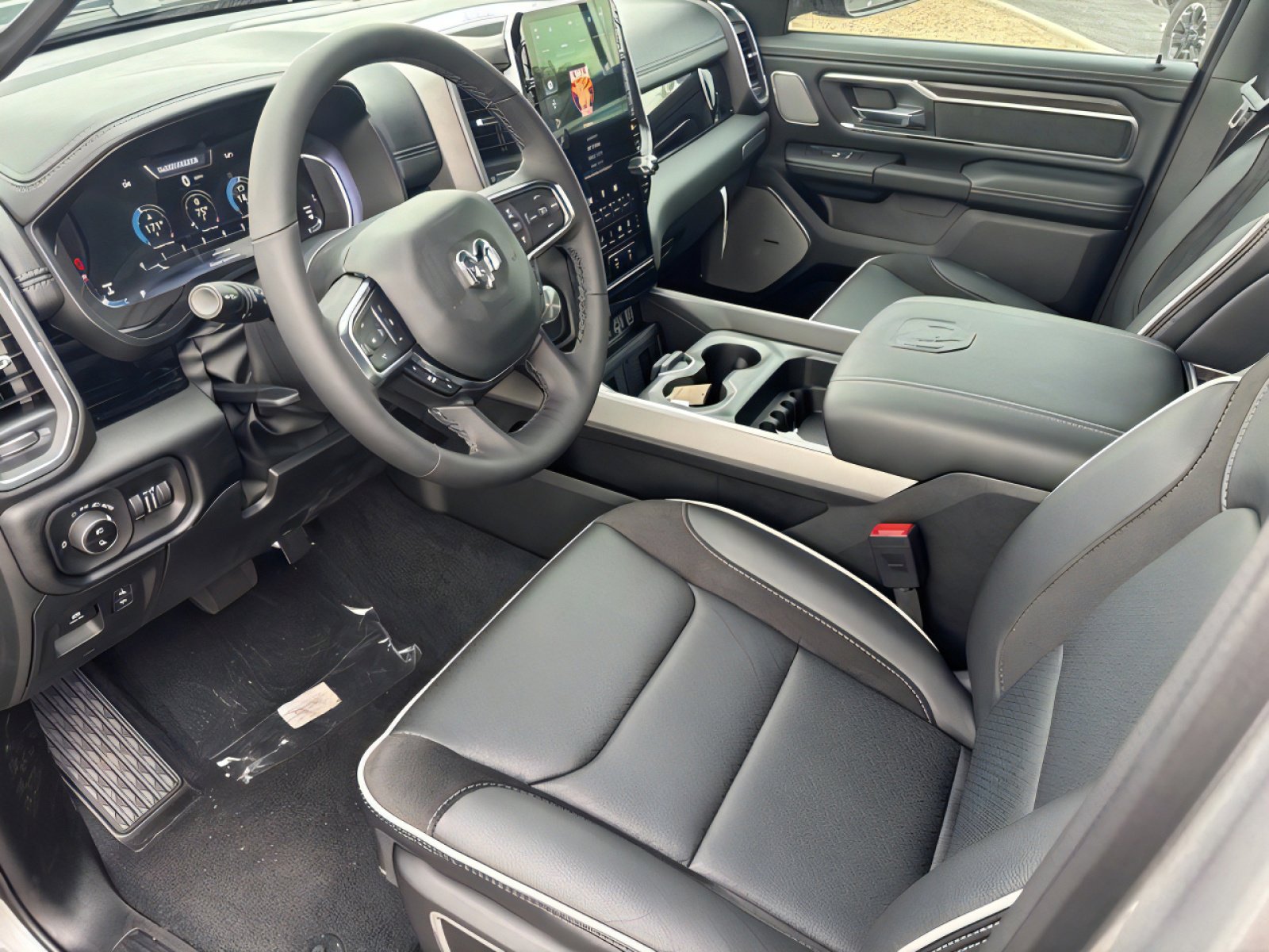 2026 RAM 1500 Laramie - Photo 11
