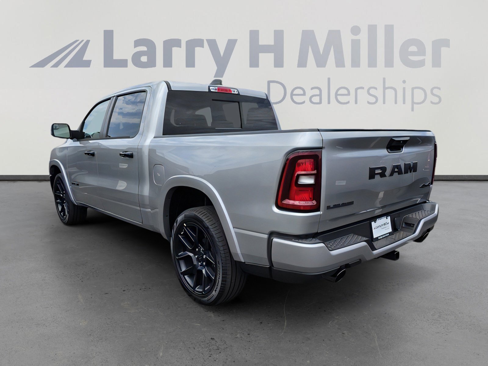 2026 Ram 1500 Laramie photo 4