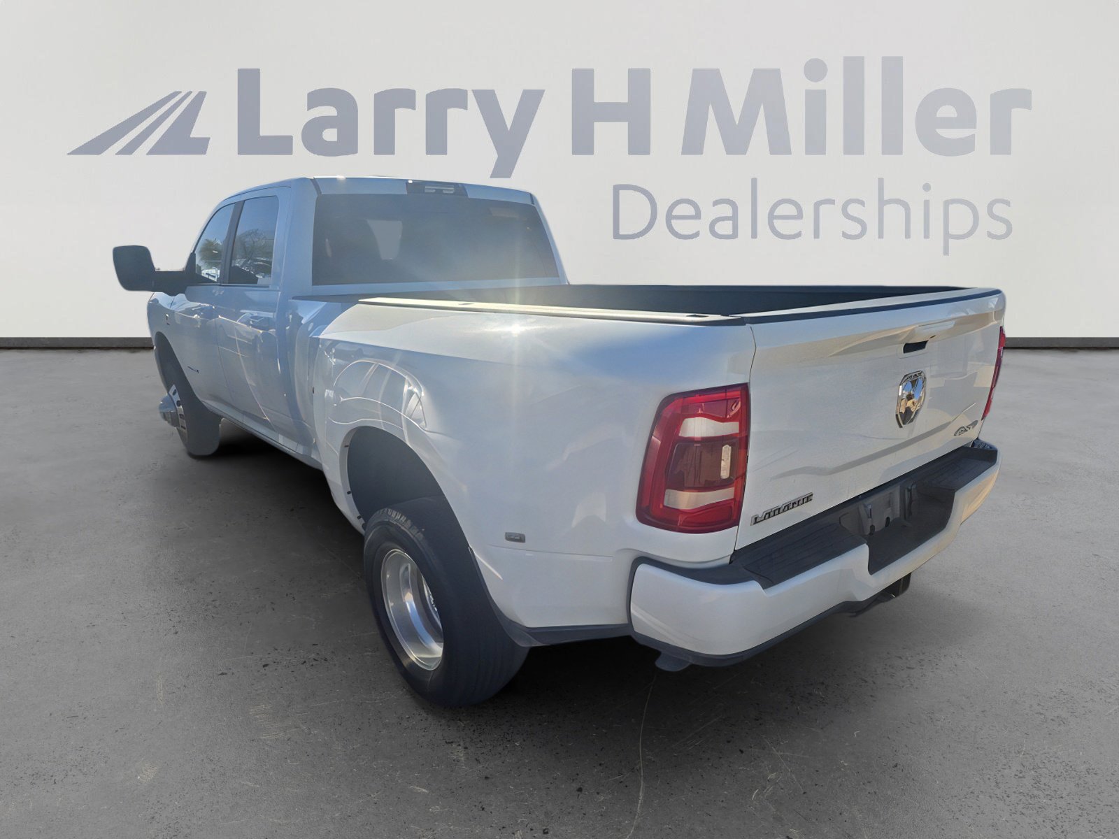 2023 Ram 3500 Laramie photo 3