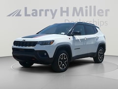 Certified Pre-Owned 2024 Jeep Compass Trailhawk SUV for sale near Avondale
